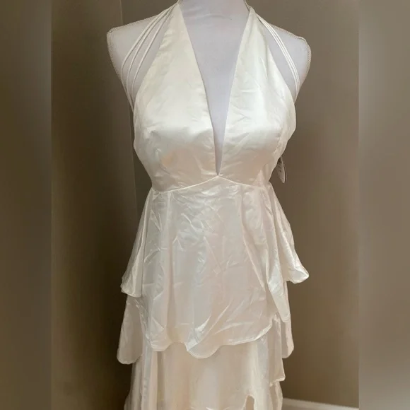 Selfie Leslie Auguste Tiered Frill Strappy Back Dress Ivory - Picture 6 of 9